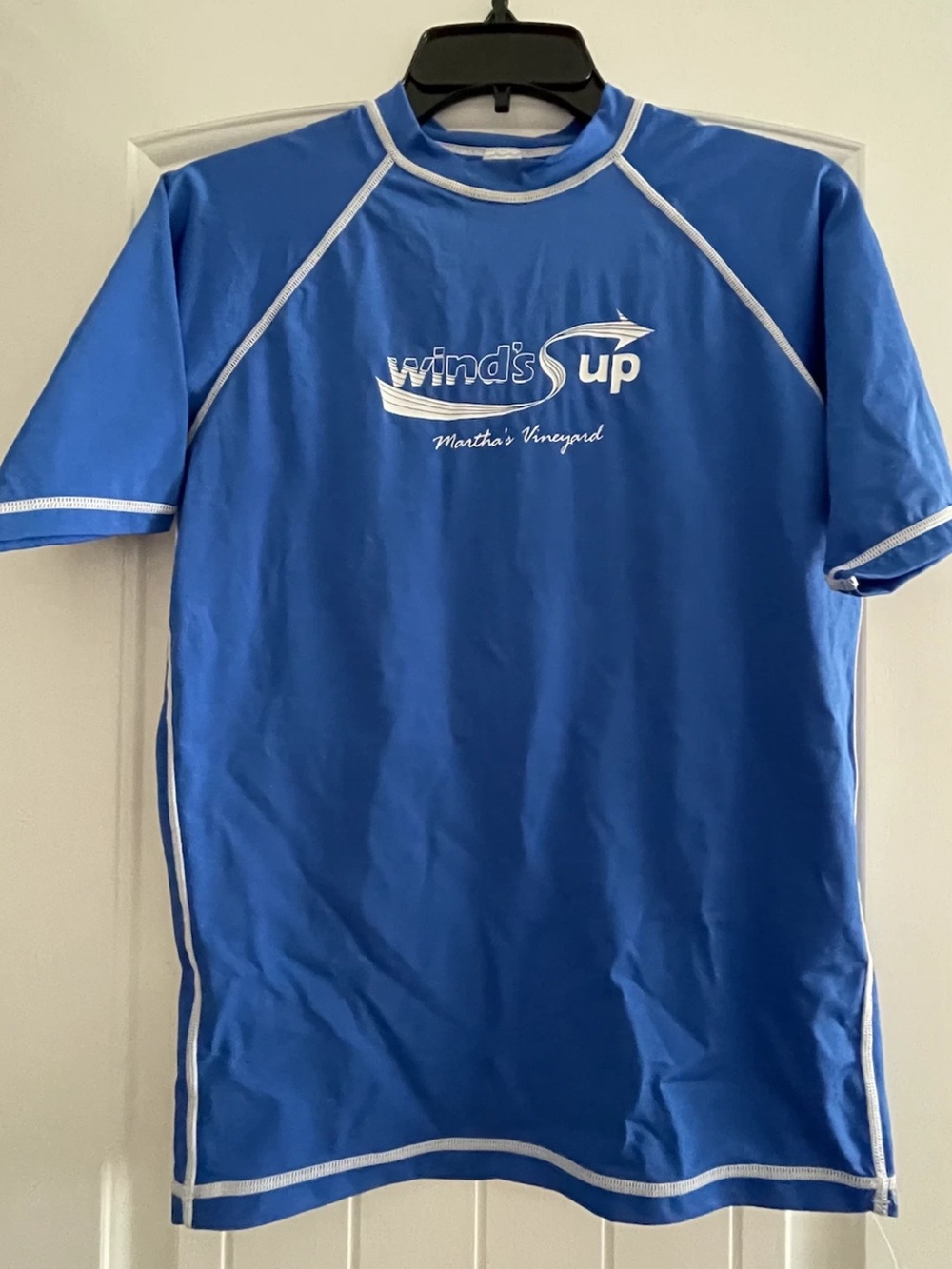 NWT Winds Up Martha’s Vineyard Rash Guard Surf Shirt ~ YOUTH XL or Womens 🦋